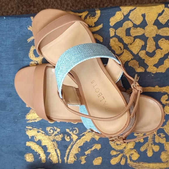 Low block heel sandals - Picture 2 of 4